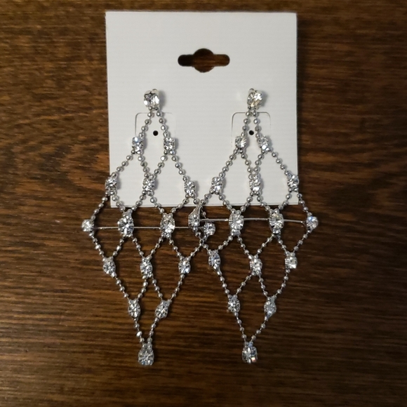Jewelry - ⭐SALE⭐ Long Stud Earrings